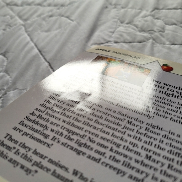 2/$15 🌼 Help! I'm A Prisoner In The Library! - Picture 3 of 5